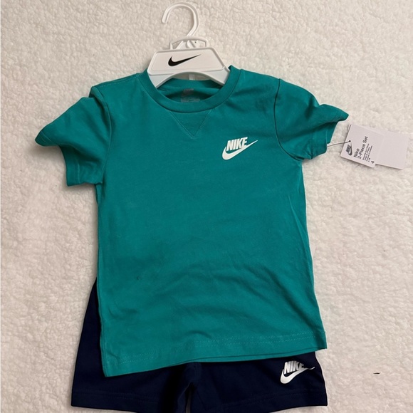 NWT Nike Kids Short Set, Size 4 - Picture 1 of 5
